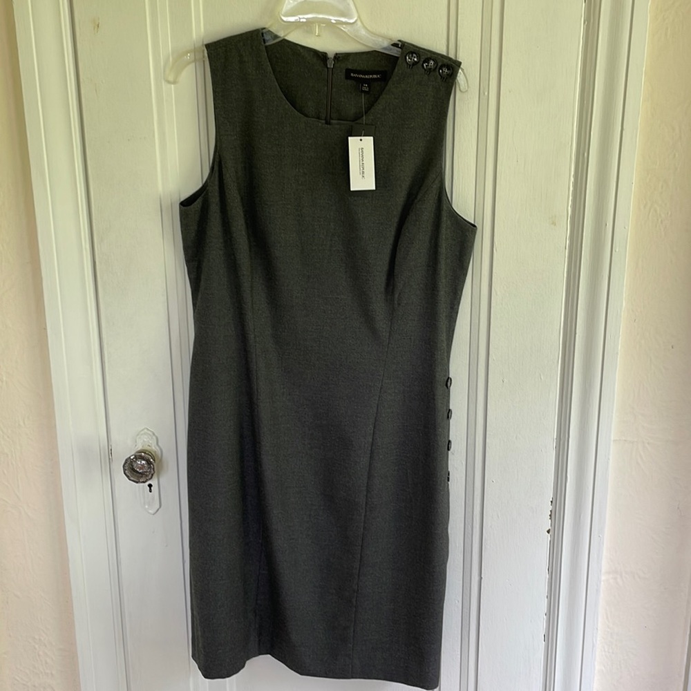 Banana republic sleeveless dress with button details